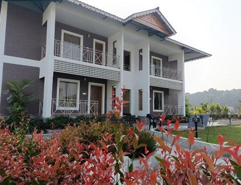 Vanbilas Family Tourism Chālsa Exterior foto